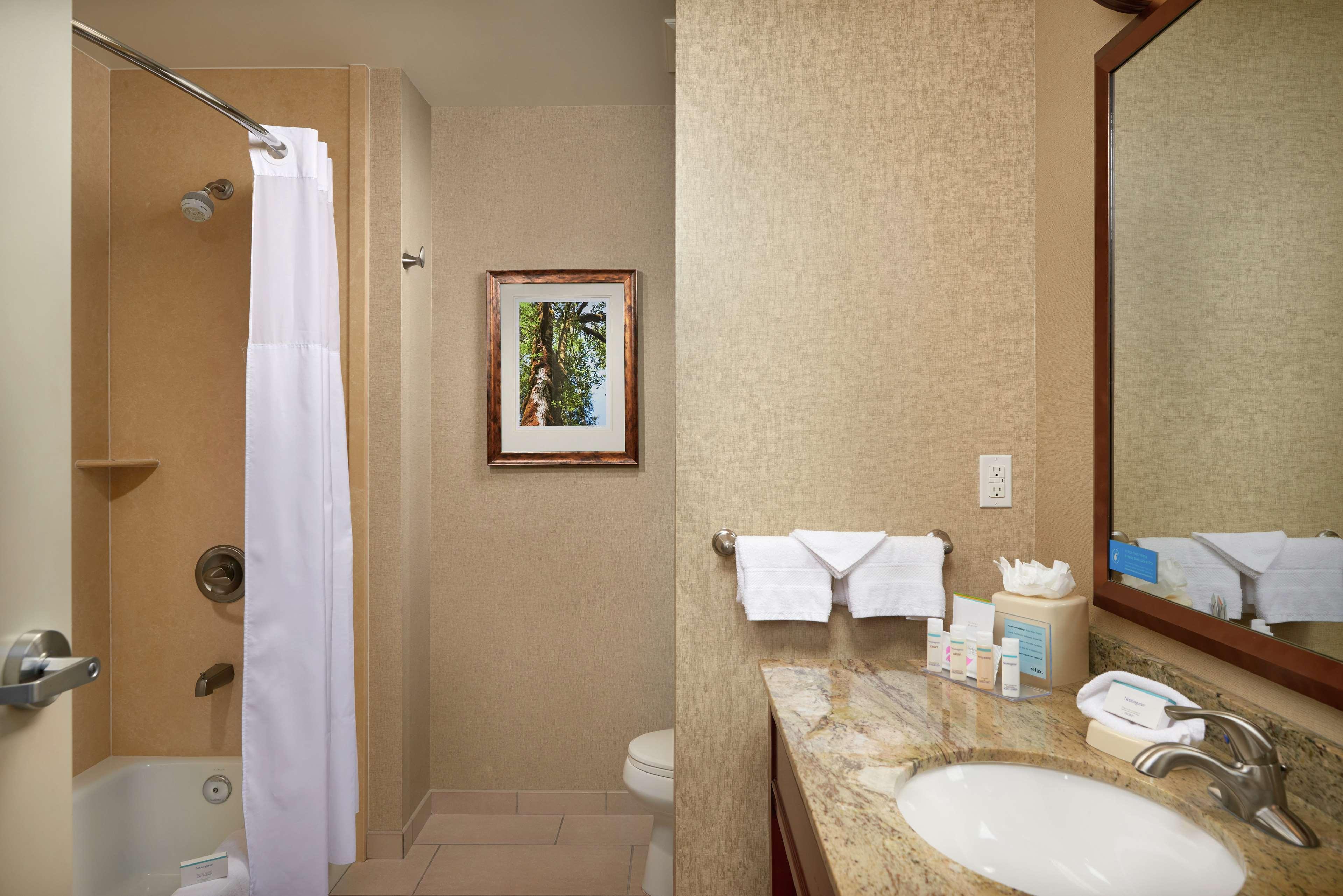 Hampton Inn And Suites Сейлем Экстерьер фото