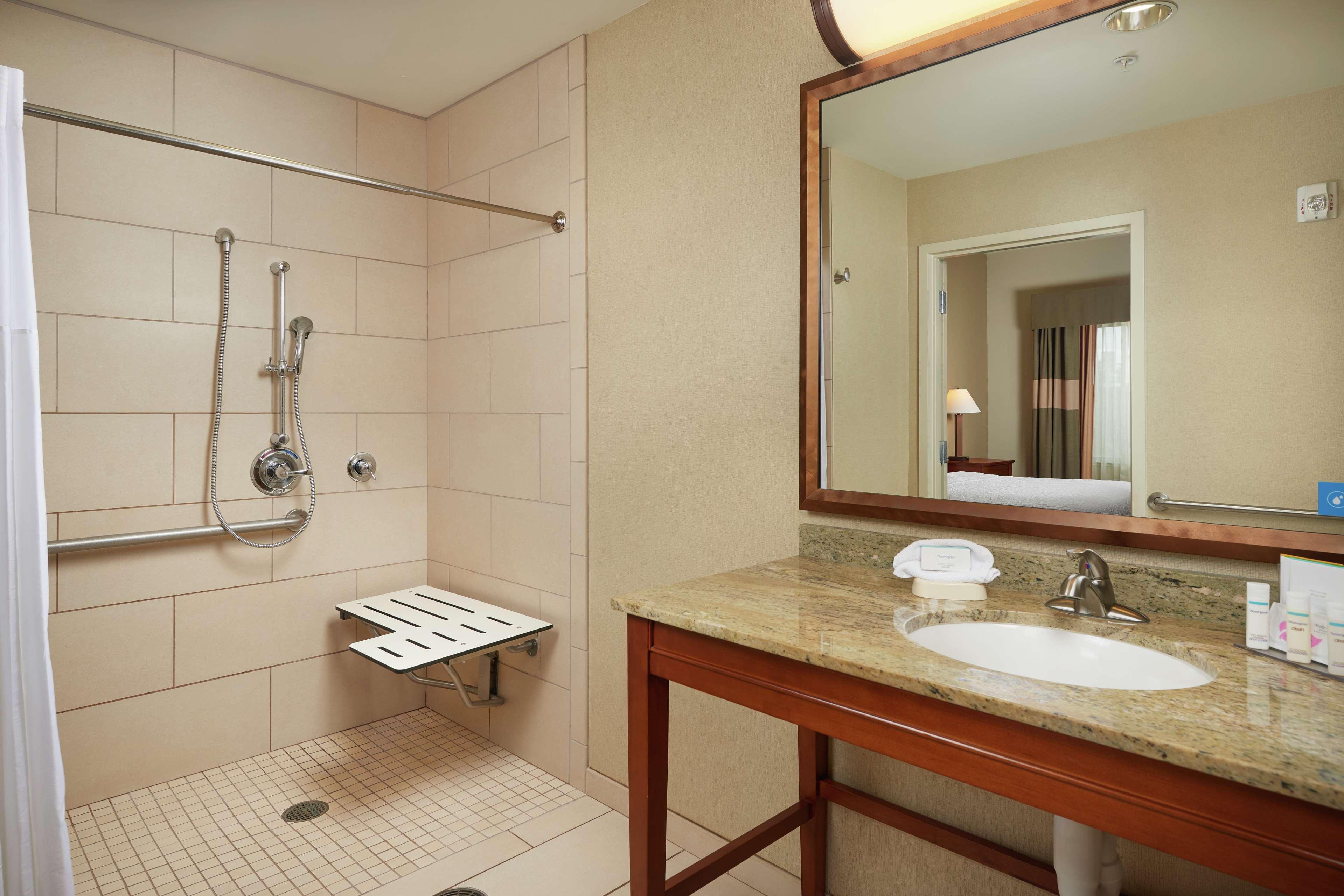 Hampton Inn And Suites Сейлем Экстерьер фото