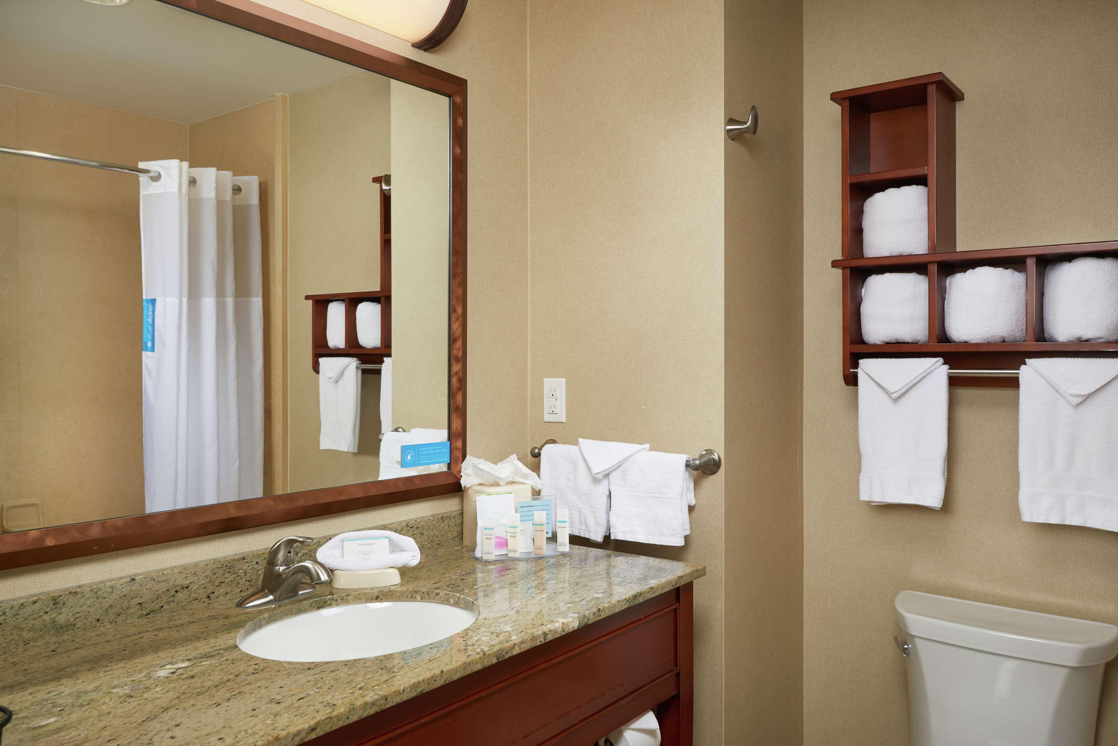 Hampton Inn And Suites Сейлем Экстерьер фото