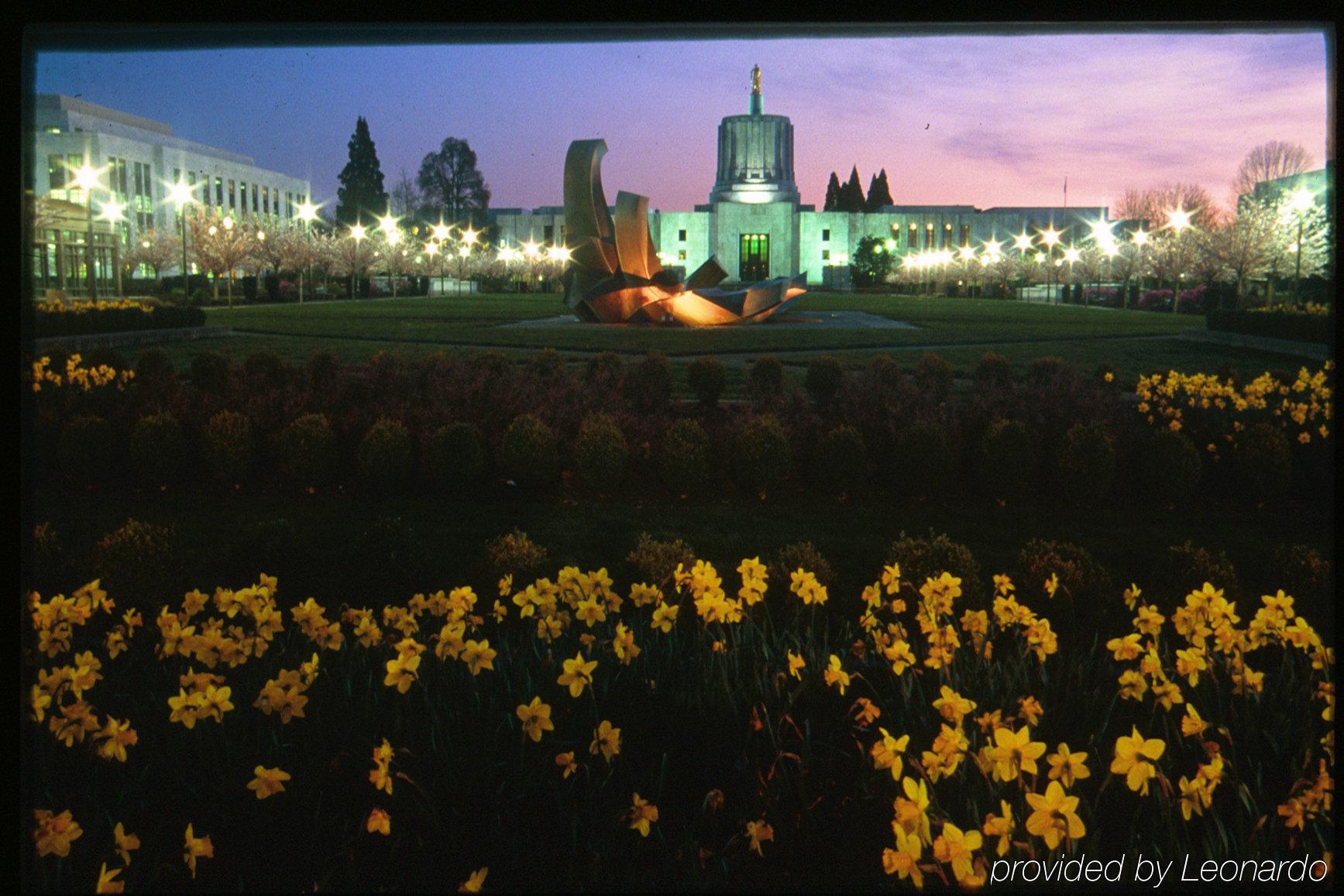 Hampton Inn And Suites Сейлем Экстерьер фото
